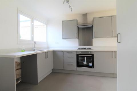 3 bedroom terraced house to rent, Gayrigg Court, Chilwell, Nottingham, NG9 5ND