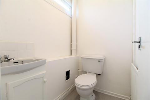 3 bedroom terraced house to rent, Gayrigg Court, Chilwell, Nottingham, NG9 5ND