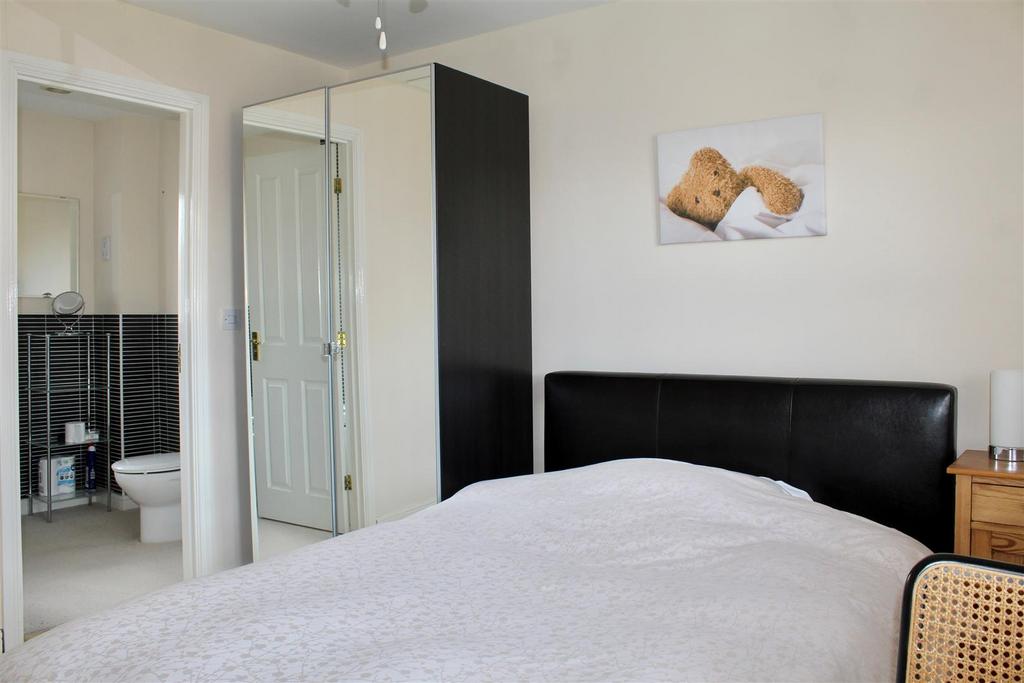 Bedroom 2.JPG