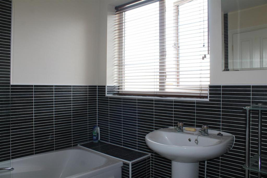 Bathroom.JPG