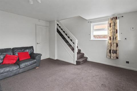 3 bedroom semi-detached house to rent, Chesham Drive, Bramcote, Nottingham
