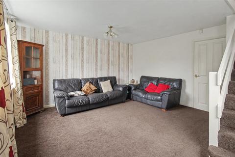 3 bedroom semi-detached house to rent, Chesham Drive, Bramcote, Nottingham