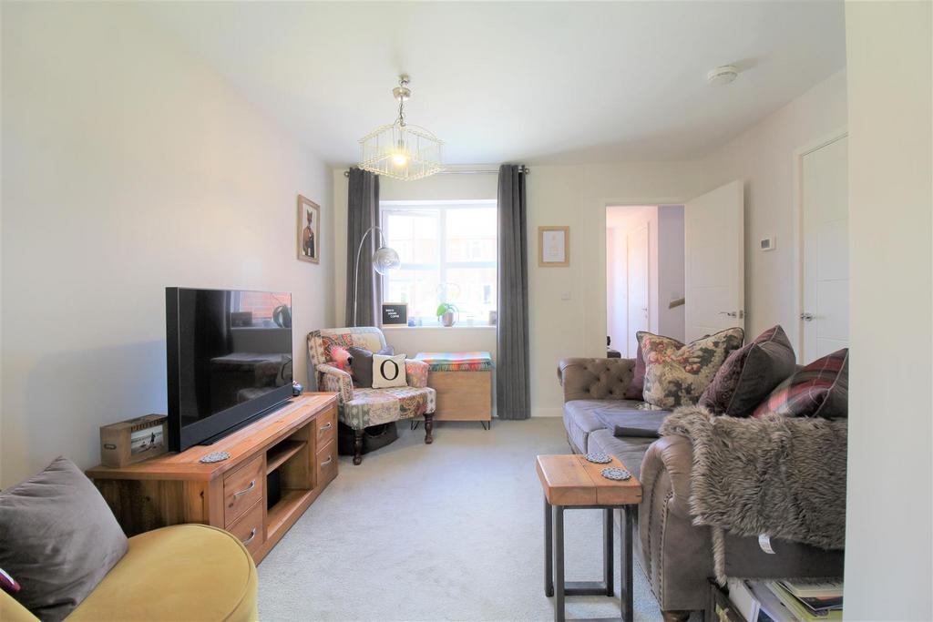 2 Living Room.JPG
