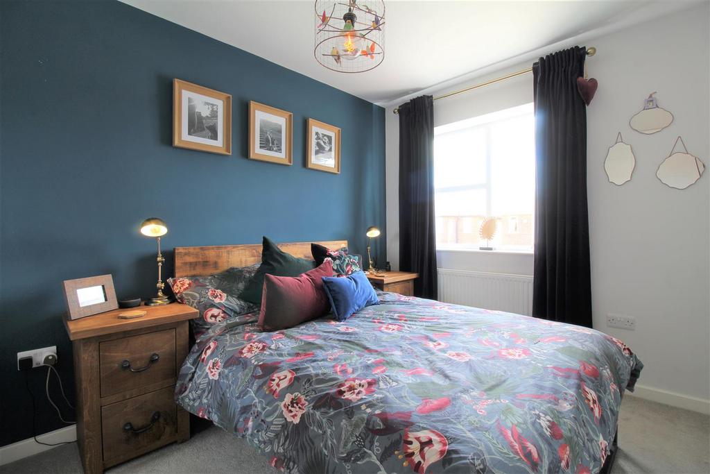 6 Bedroom 1.JPG