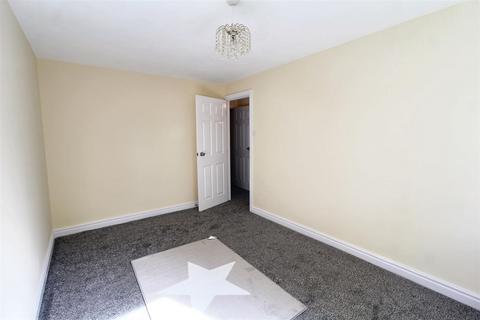 2 bedroom apartment to rent, Park View Court, Chilwell, NG9 4EF
