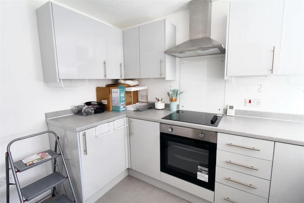 KITCHEN 1.jpg