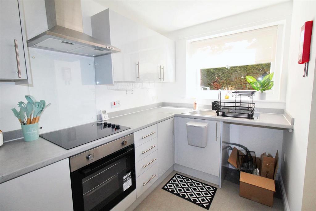 KITCHEN 2.jpg