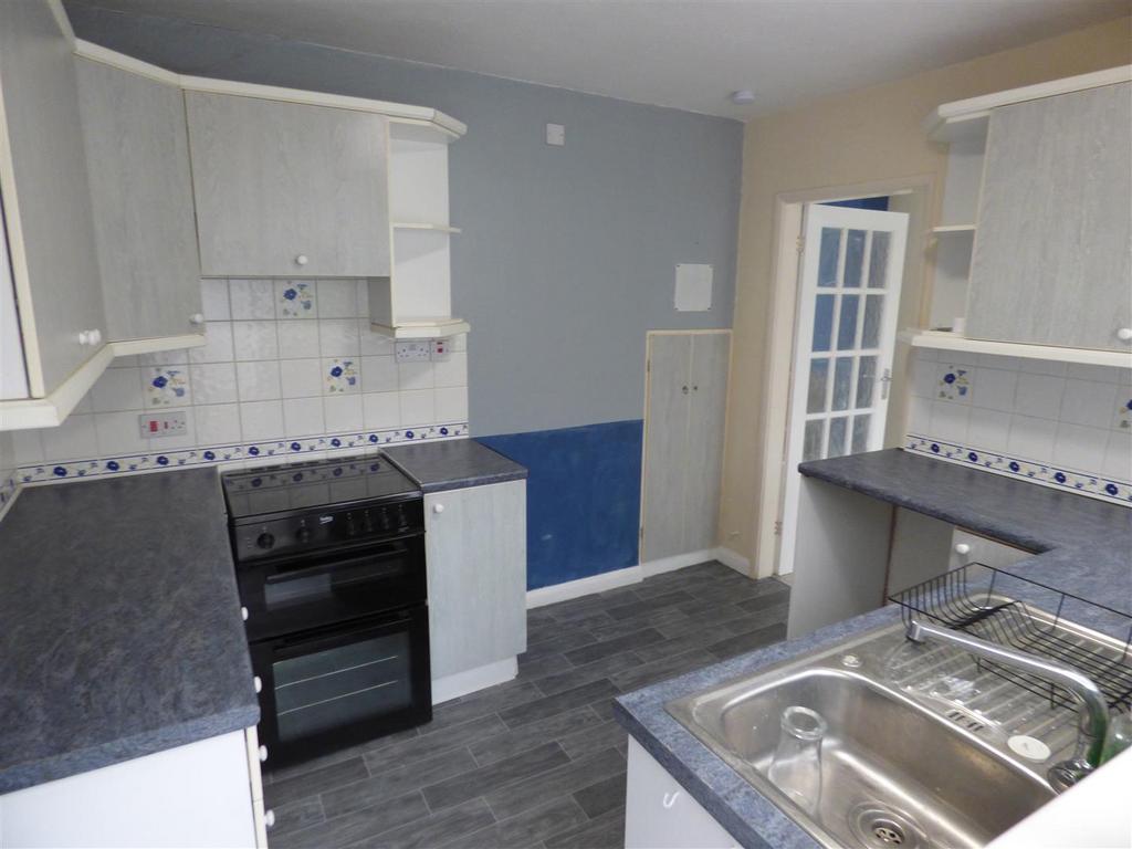 52 ELm Street kitchen 1.JPG