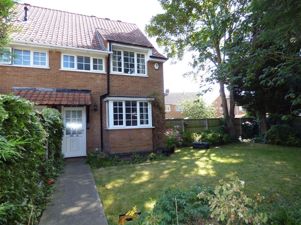 10 Kensington Close front.JPG