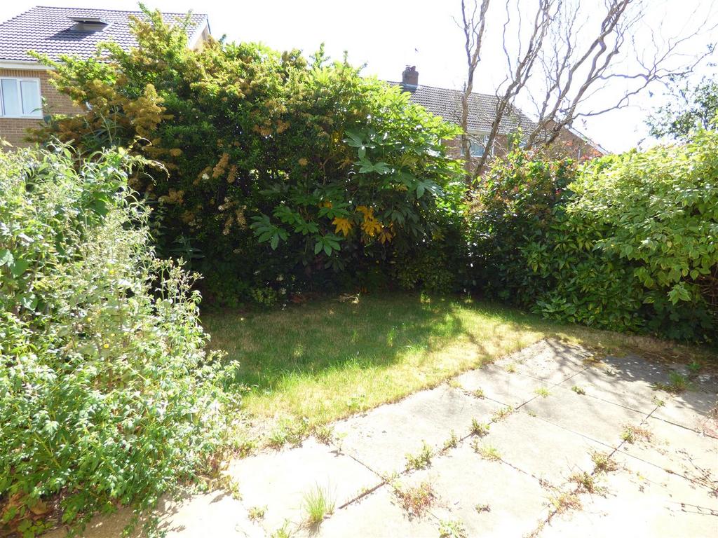 10 Kensington Close rear garden.JPG