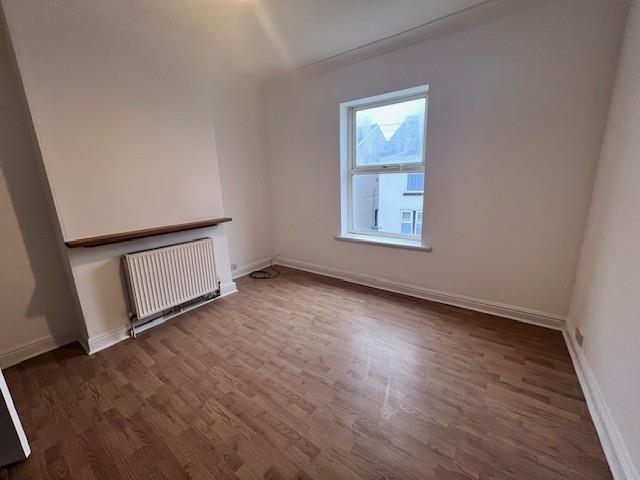 53 Hanilton Road bedroom one.jpg