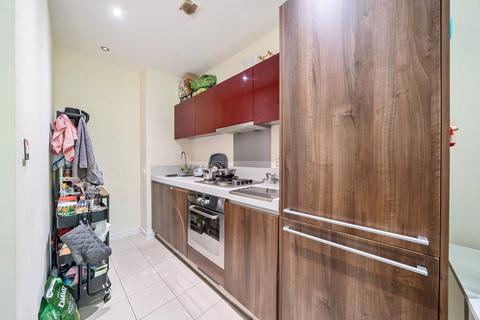 undefined, Great West Road, Brentford, TW8