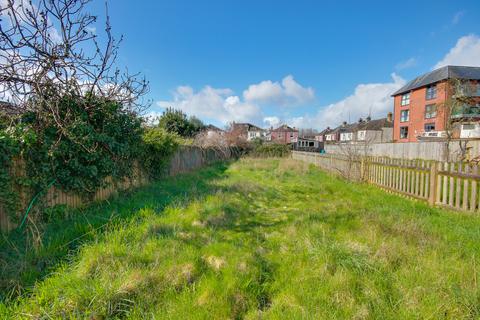 ST DENYS! NO FORWARD CHAIN! BACKING ONTO RIVER ITCHEN!
