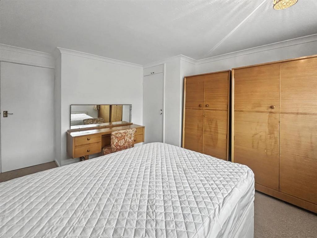 13 13 Bed 1.jpeg