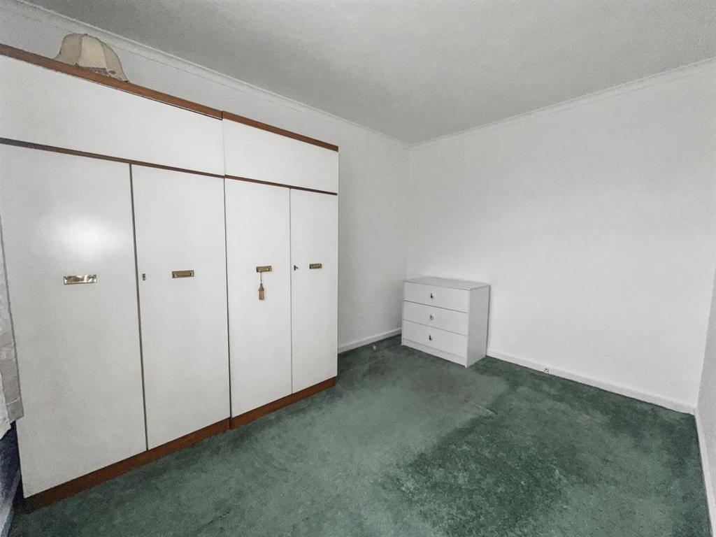 14 14 Bed 2.jpeg