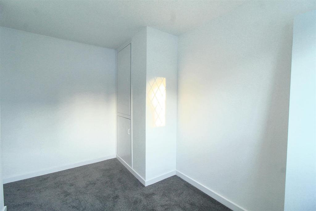 Bed 2.jpg