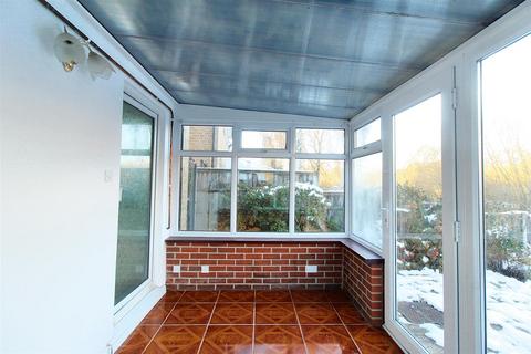 3 bedroom semi-detached house to rent, Godfrey Drive, ilkeston, Derbyshire, DE7 4HN