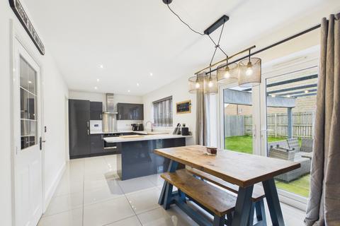 5 bedroom detached house for sale, Metcalfe Drive, Cottingham, HU16 5FP