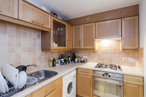 2 bedroom apartment to rent, High Timber Street EC4V, EPC:D