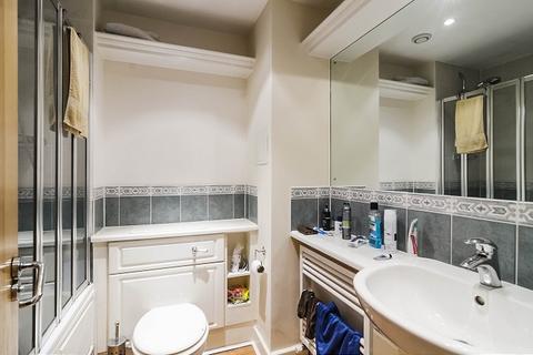 2 bedroom apartment to rent, High Timber Street EC4V, EPC:D