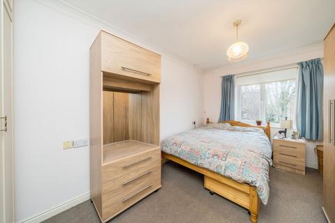 undefined, Kingston Road, New Malden KT3