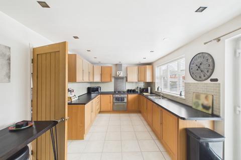 3 bedroom terraced house for sale, Dunvegan Road, Hull, HU8 9JD