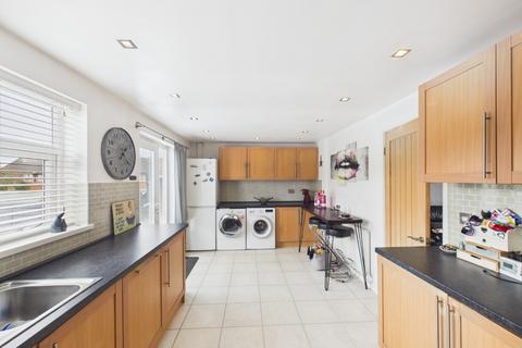 3 bedroom terraced house for sale, Dunvegan Road, Hull, HU8 9JD