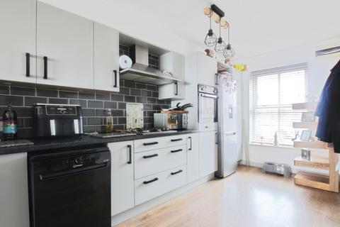 4 bedroom end of terrace house for sale, The Mews, Main Street, Paull, Hull, East Riding of Yorkshire, HU12 8AL