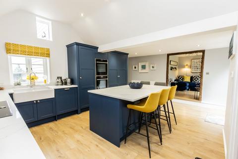undefined, Queen Street, Sandhurst