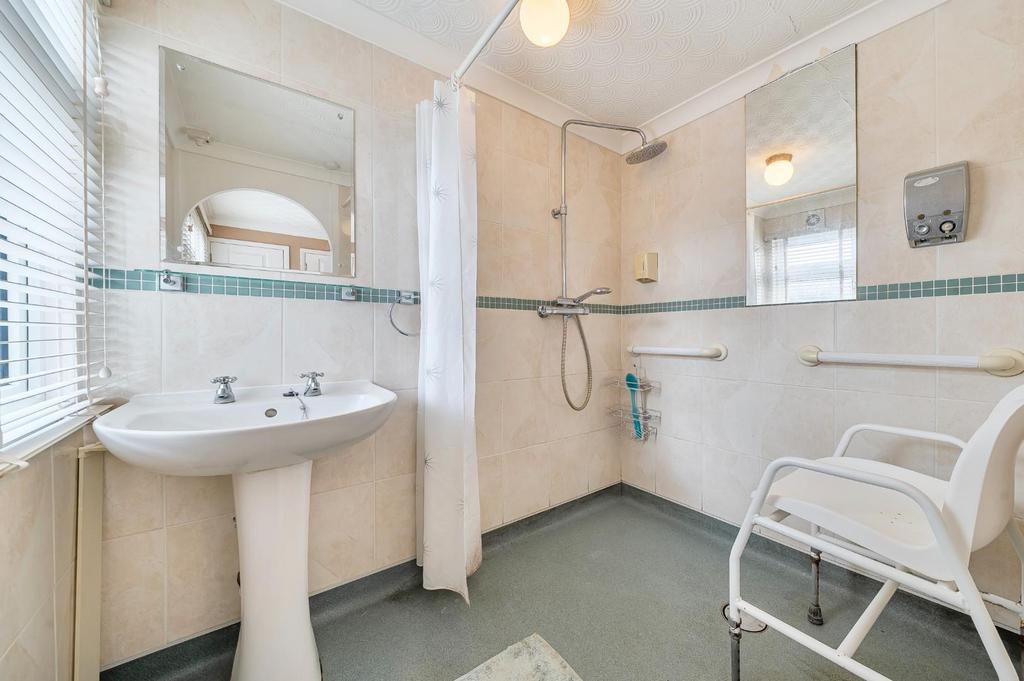 SHOWER WET ROOM.jpg