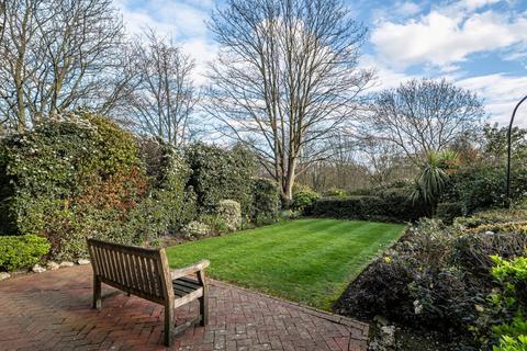 2 bedroom flat for sale, St James Close,  St Johns Wood,  NW8