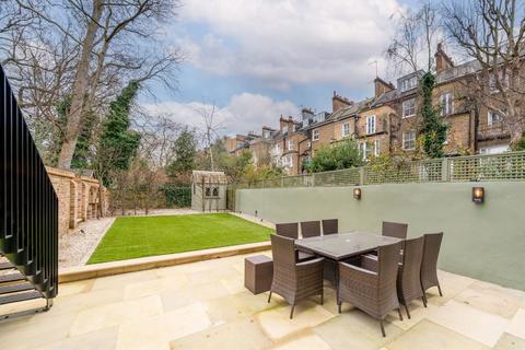 3 bedroom flat to rent, Lower Addison Gardens, London W14