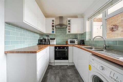 undefined, South Bank, Surbiton
