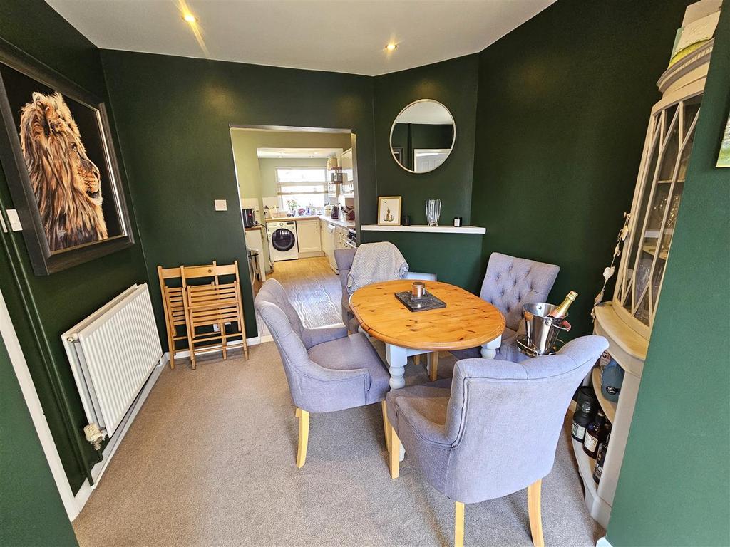 Dining Room.jpg