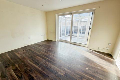 4 bedroom terraced house for sale, 3 Vale Mews, Vale Road, Rhyl, Denbighshire LL18 2BT