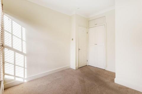 2 bedroom apartment to rent, ARCHWAY PLACE, DORKING, RH4