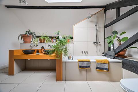 3 bedroom flat for sale, Independent Place, Shacklewell, London, E8