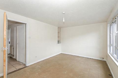 3 bedroom end of terrace house for sale, 1 Sassoon Close, Wellingborough, NN8 3LR