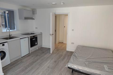 Studio to rent, Alfred Road, London