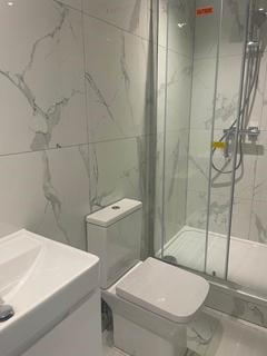 Studio to rent, Alfred Road, London