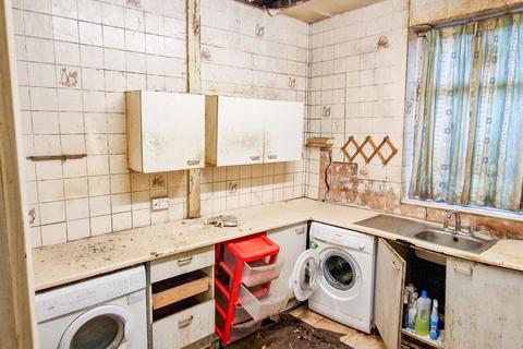 2 bedroom end of terrace house for sale, 18 Peel Park Terrace, Bradford, BD2 4PL
