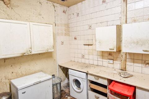 2 bedroom end of terrace house for sale, 18 Peel Park Terrace, Bradford, BD2 4PL