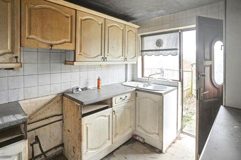3 bedroom terraced house for sale, 6 Snowden Close, Leeds, LS13 2TS