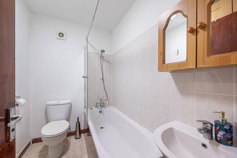 1 bedroom flat to rent, Langford Road, Cockfosters, Barnet, EN4