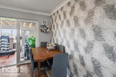 3 bedroom semi-detached house for sale, Meadow Road, Chelmsford