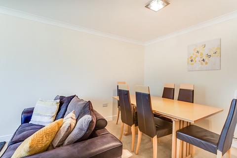 2 bedroom apartment to rent, Fielding Way, Leeds LS27