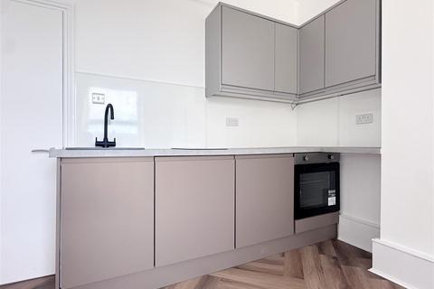 Studio to rent, 83 Lansdowne Place, Hove BN3