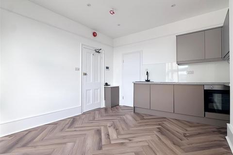 Studio to rent, 83 Lansdowne Place, Hove BN3