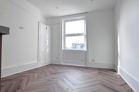 Studio to rent, 83 Lansdowne Place, Hove BN3