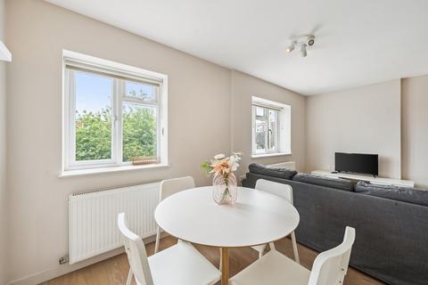 2 bedroom apartment to rent, Carlisle Road, Acton, W3